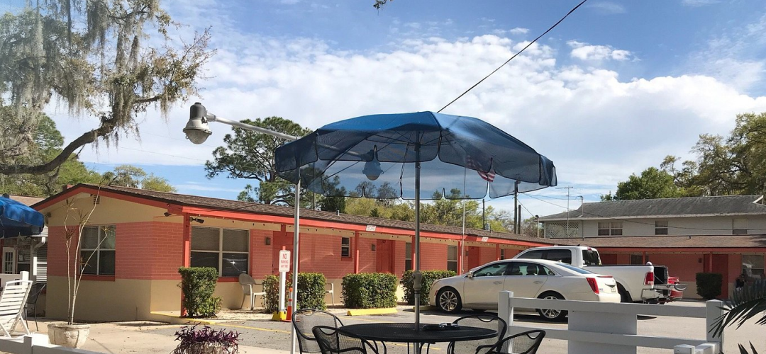 Customer story: Safety Harbor Motel onboards devicethread SmartAccess